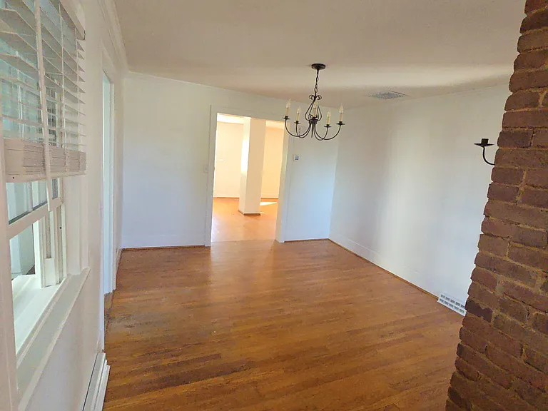 81 Graham St — Photo 10
