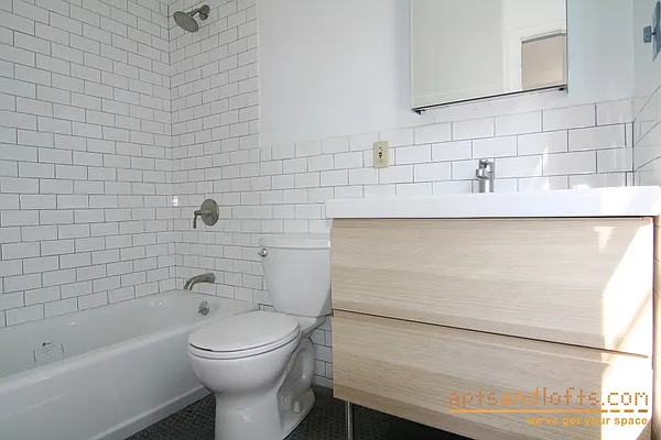 Rented by aptsandlofts.com | media 14