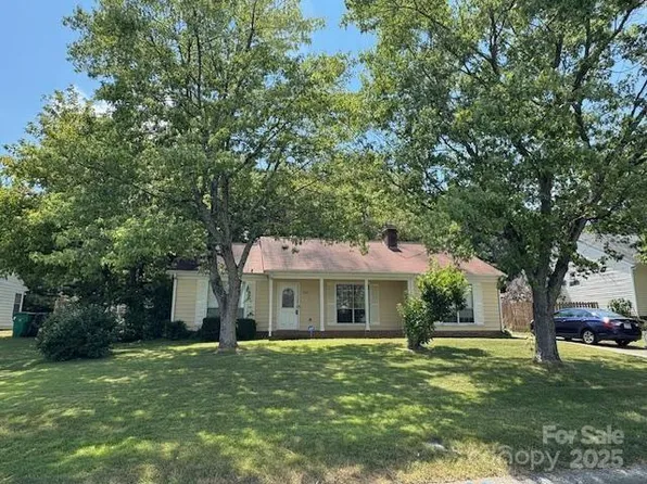 2333 Olde Whitehall Rd, Charlotte, NC 28273