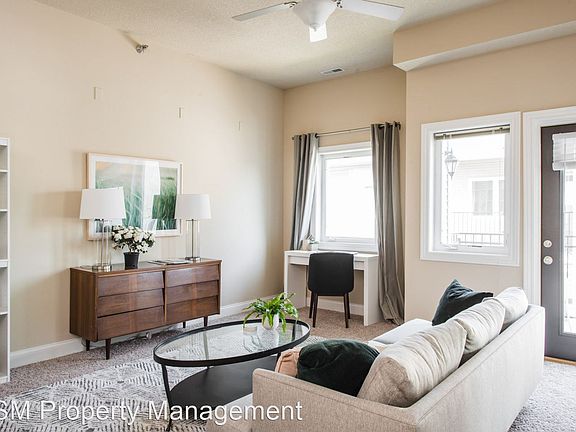 5th image of 119 Crystal St Unit 105