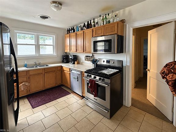 3rd image of 255 W Balview Ave