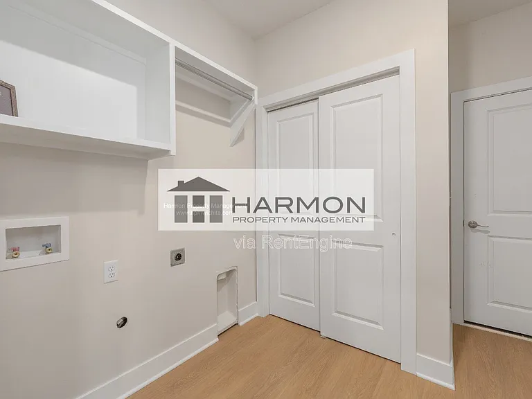 2054 N Reece Rd — Photo 6