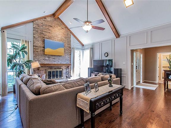 4th image of 1404 Forsythe Dr