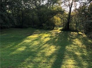 Giles Rd, Moreland Hills, OH 44022