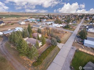 511 W 1st St, Waterville, WA 98858