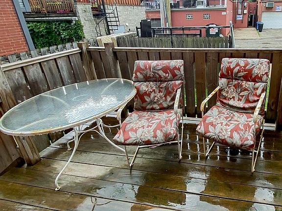 4th image of 3230 N Kenmore Ave #1
