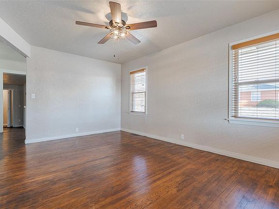 4th image of 712 Santa Fe Dr
