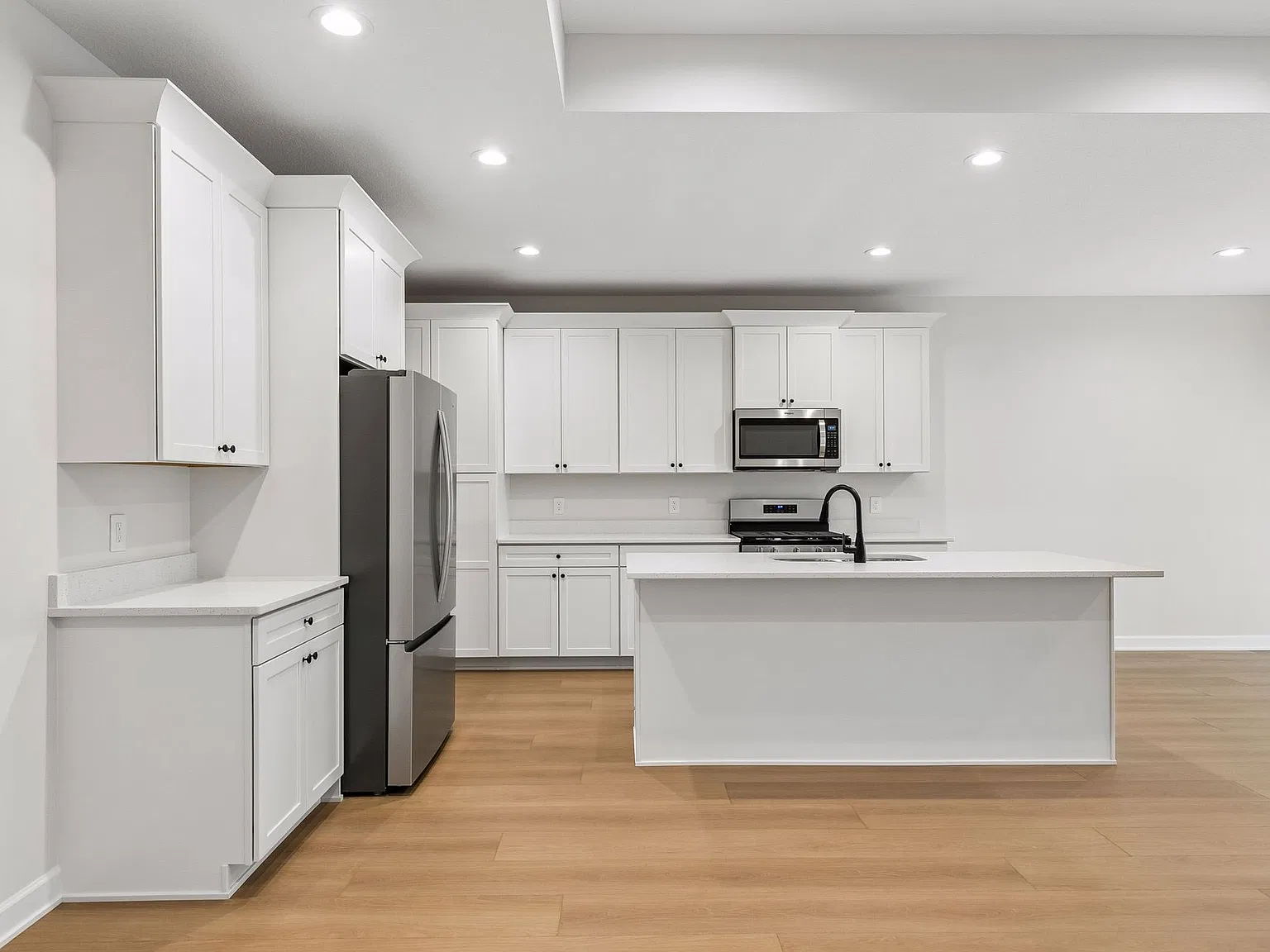 2 bed, 1289 sqft, $2,150 — Photo 4