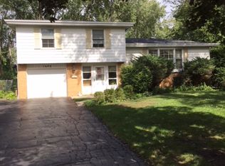 1642 Village Grn, Deerfield, IL 60015