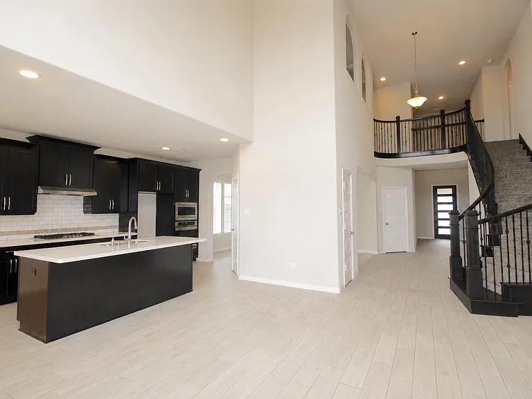 1019 Fresh Spring Rd — Photo 10