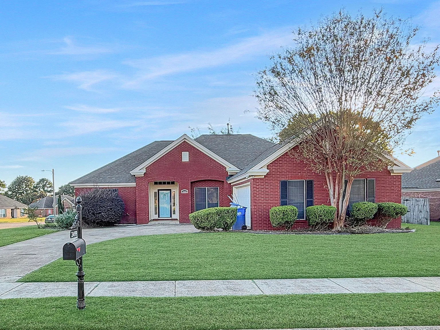 4 bed, 2043 sqft, $2,150 — Photo 1