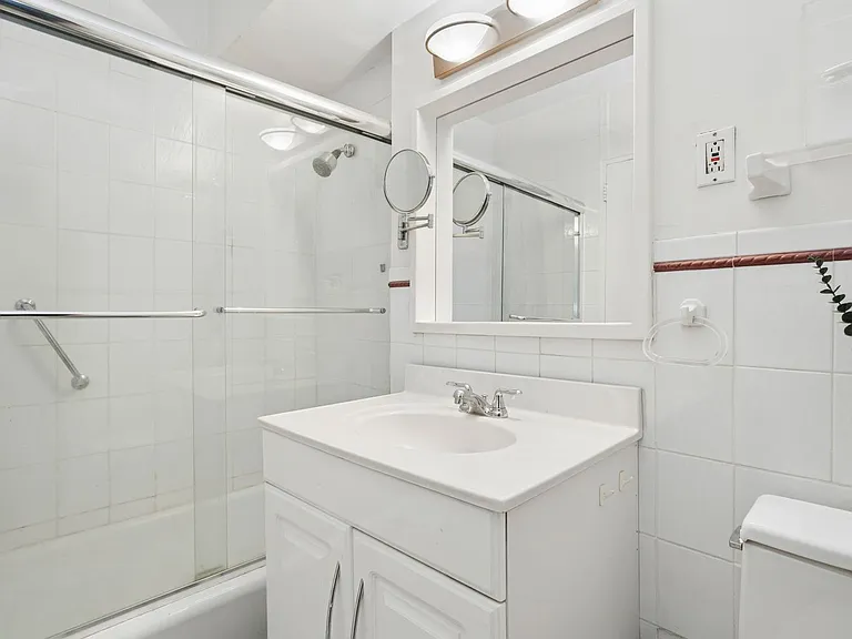 401 E 65th St #9C — Photo 7