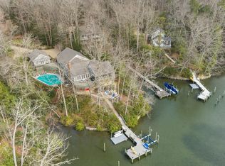 593 Glebe Rd, Irvington, VA 22480