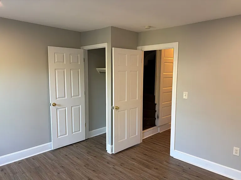 512 1/2 N Charlotte St — Photo 16