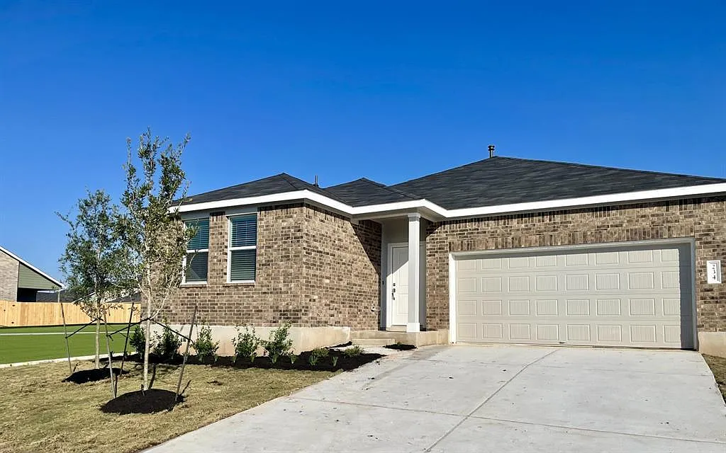 4 bed, 2.0 bath, 1860 sqft, $1,895 — Photo 1