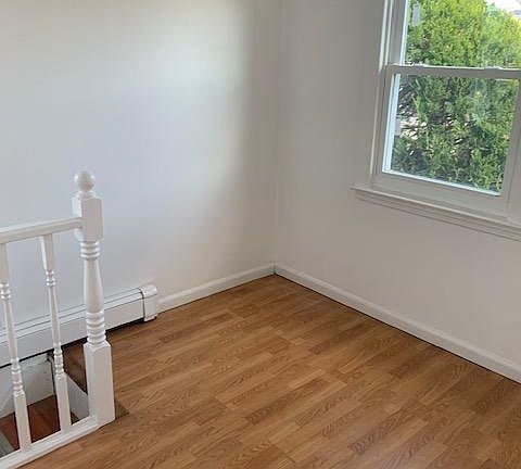 4th image of 241 Randall Ave