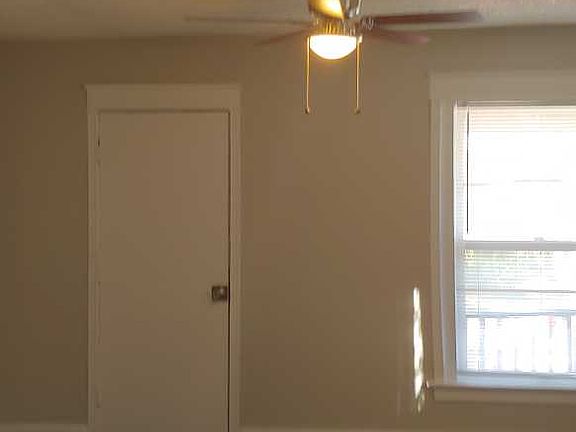 4th image of 2930 Woodland Ave APT 2