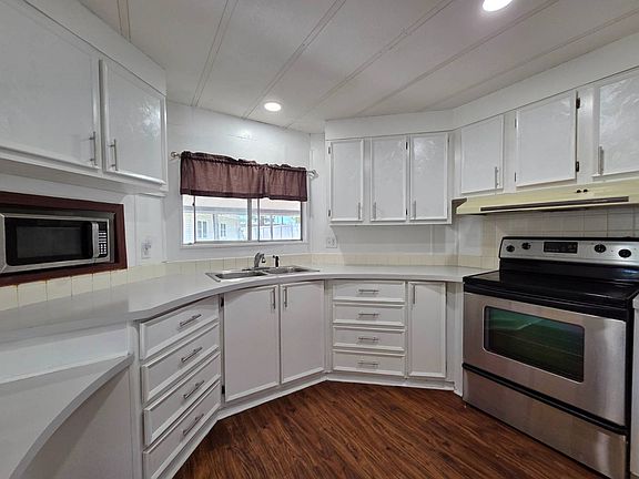 3rd image of 690 Red Wing Cir