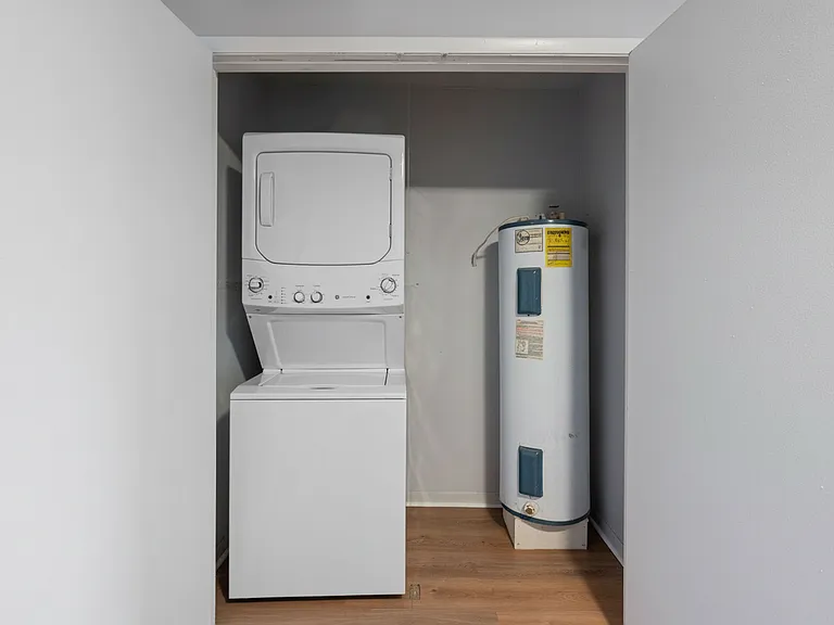 Clinton Place Apartments — Photo 9