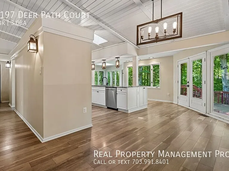 6197 Deer Path Ct — Photo 11