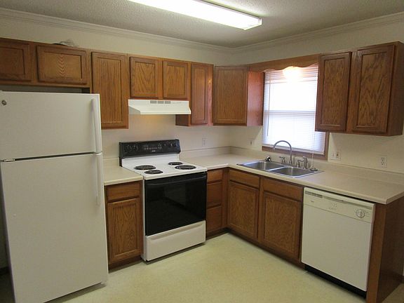 2nd image of 421 W Scott St APT D