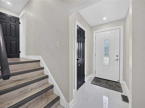 4th image of 115 Green Rd