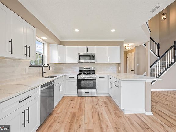 4th image of 142 La Costa Dr