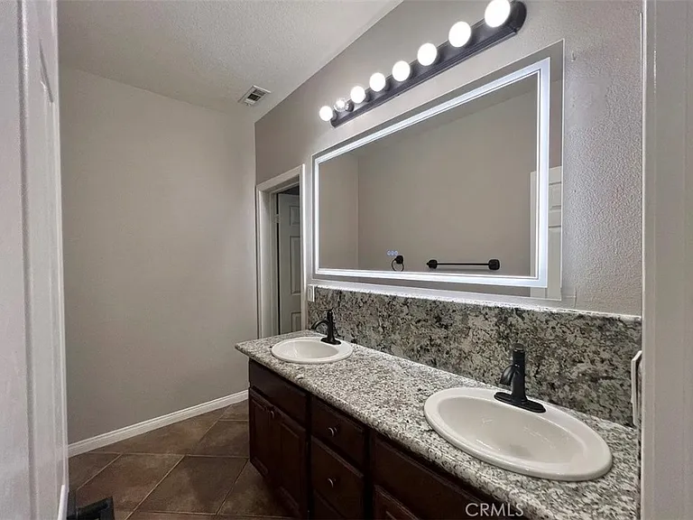 36005 Redgrave Way — Photo 10
