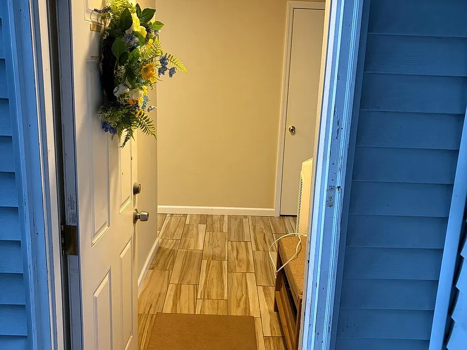 1 Lexington Hl #8
