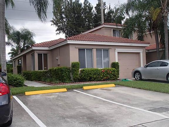4th image of 1525 W Harmony Lake Cir
