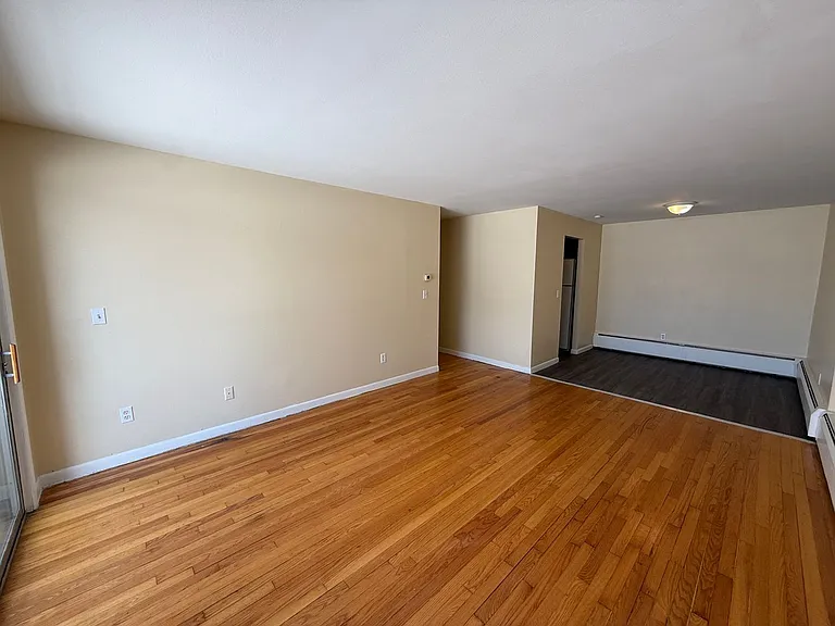 377 Stanley St — Photo 5