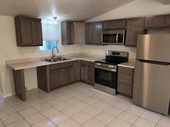 2530 S Roosevelt Dr, Evansville, IN 47714