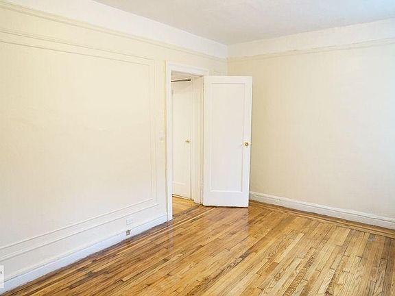 4th image of 2326 Loring Pl N APT 4A