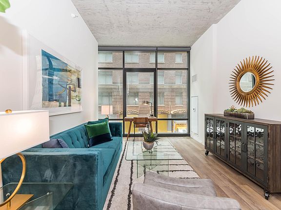 3rd image of 52 E 14th Pl #612