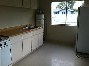 3rd image of 4035 E McKenzie Ave