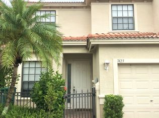 7423 Bristol Cir, Naples, FL 34120