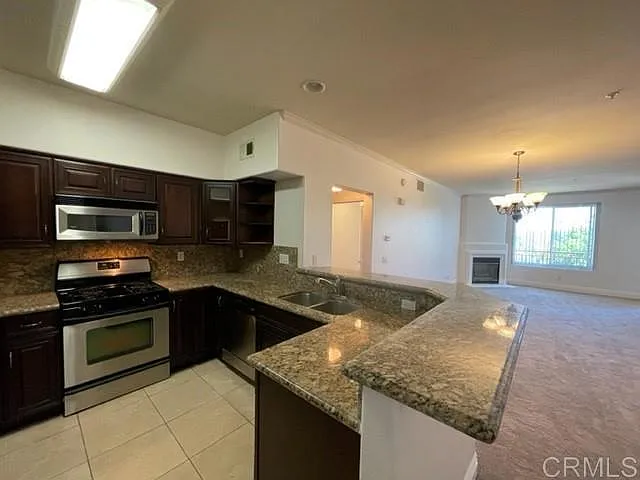2 bed, 1276 sqft, $3,900 — Photo 3