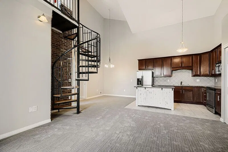 1 bed, 1.0 bath, 900 sqft, $1,700 — Photo 2