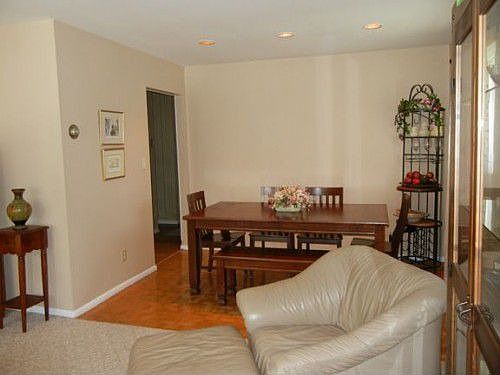 3rd image of 2 Leroy Pl