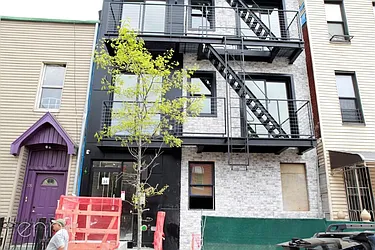 Rented by Rennit Inc.