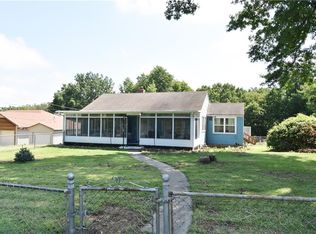 3715 N River Blvd, Sugar Creek, MO 64050