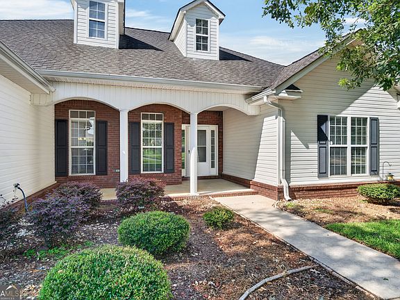 3rd image of 226 Spring Chase Cir
