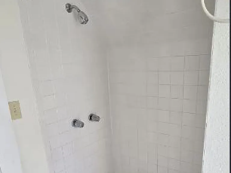 104 N Grove St — Photo 17