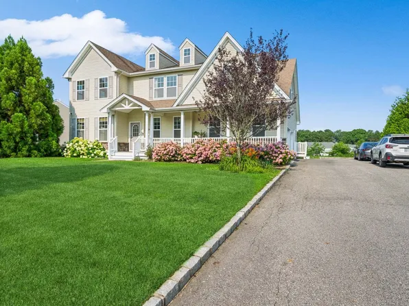 55 Hamptons Court Dr E, Eastport, NY 11941