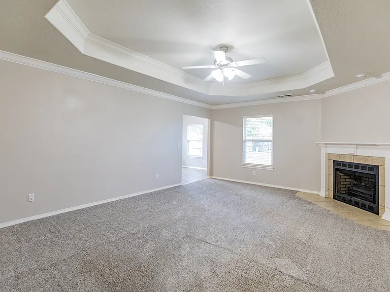 6206 SW Meadow Well Ave — Photo 2