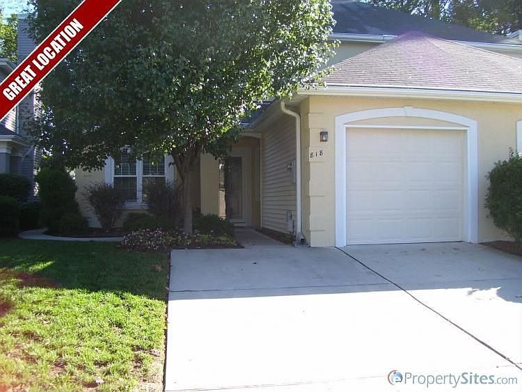 1st image of 818 E Willow Point Pl