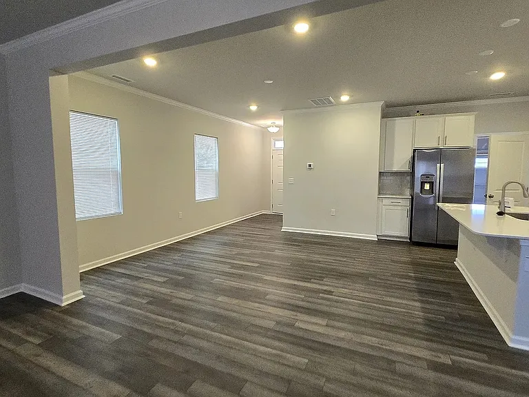 329 Glacier Lake Dr — Photo 4