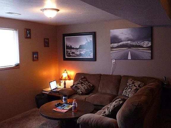 3rd image of 304 E Park Dr
