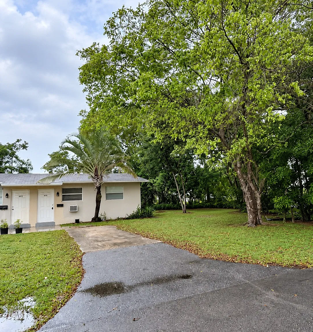 2 bed, 690 sqft, $1,990 — Photo 1