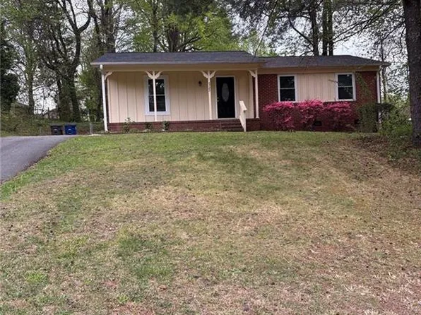 5722 Antietam Dr, Winston Salem, NC 27106